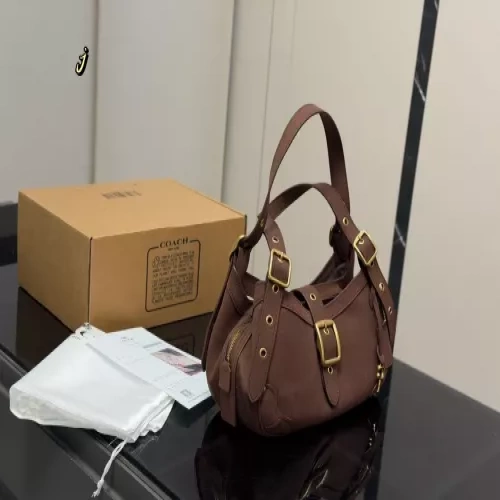 코치 복고 금속 장식 가죽 숄더백