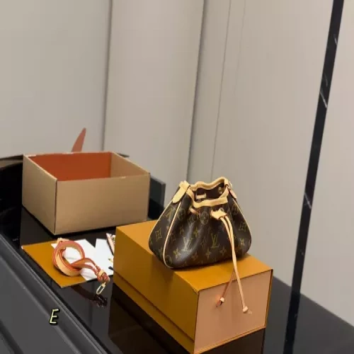 루이비통 모노그램 드로스트링 숄더백