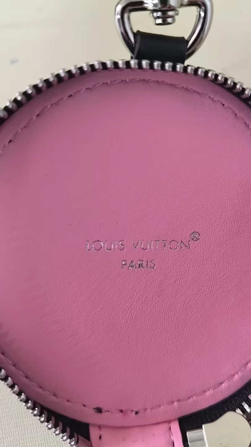 루이비통 도넛 이어폰 백장식 출고 전 검수사진 3