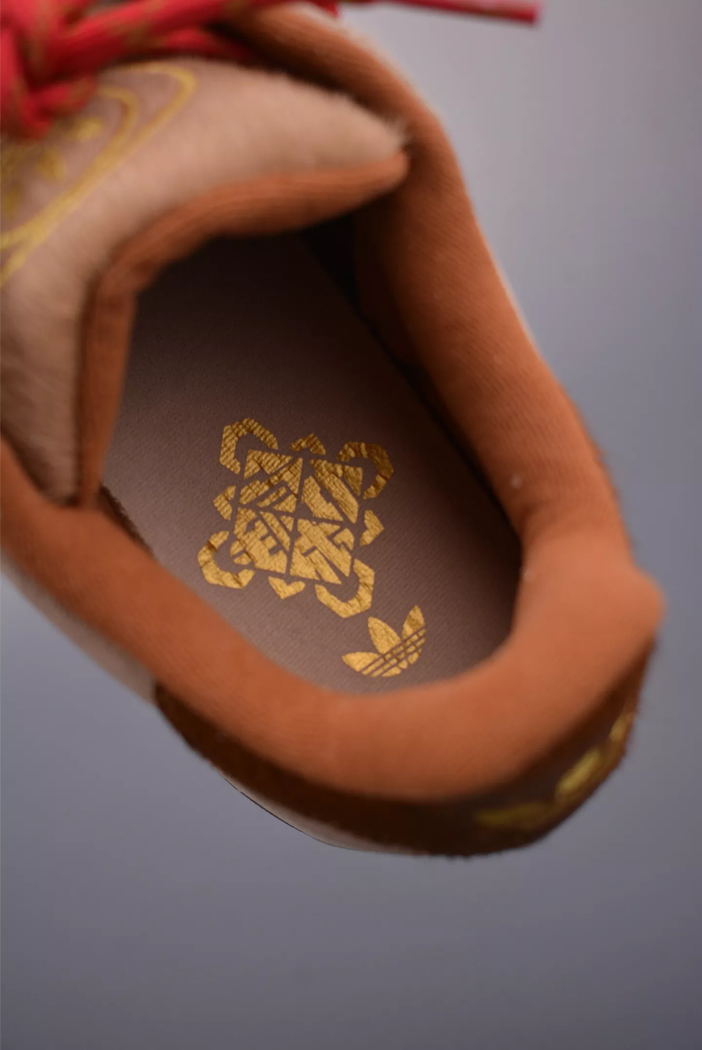아디다스 오리지널스 캠퍼스 00s 스웨이드 로우 스니커즈 상세 이미지 9