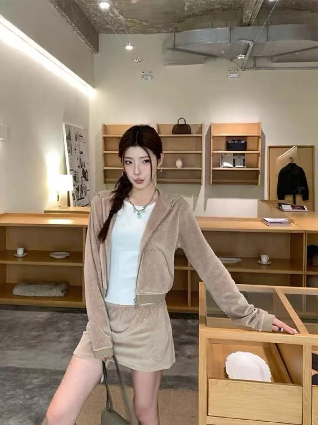알렉산더왕 올오버 핫픽스 벨벳 드로스트링 밴딩 미니 스커트 상세 이미지 16
