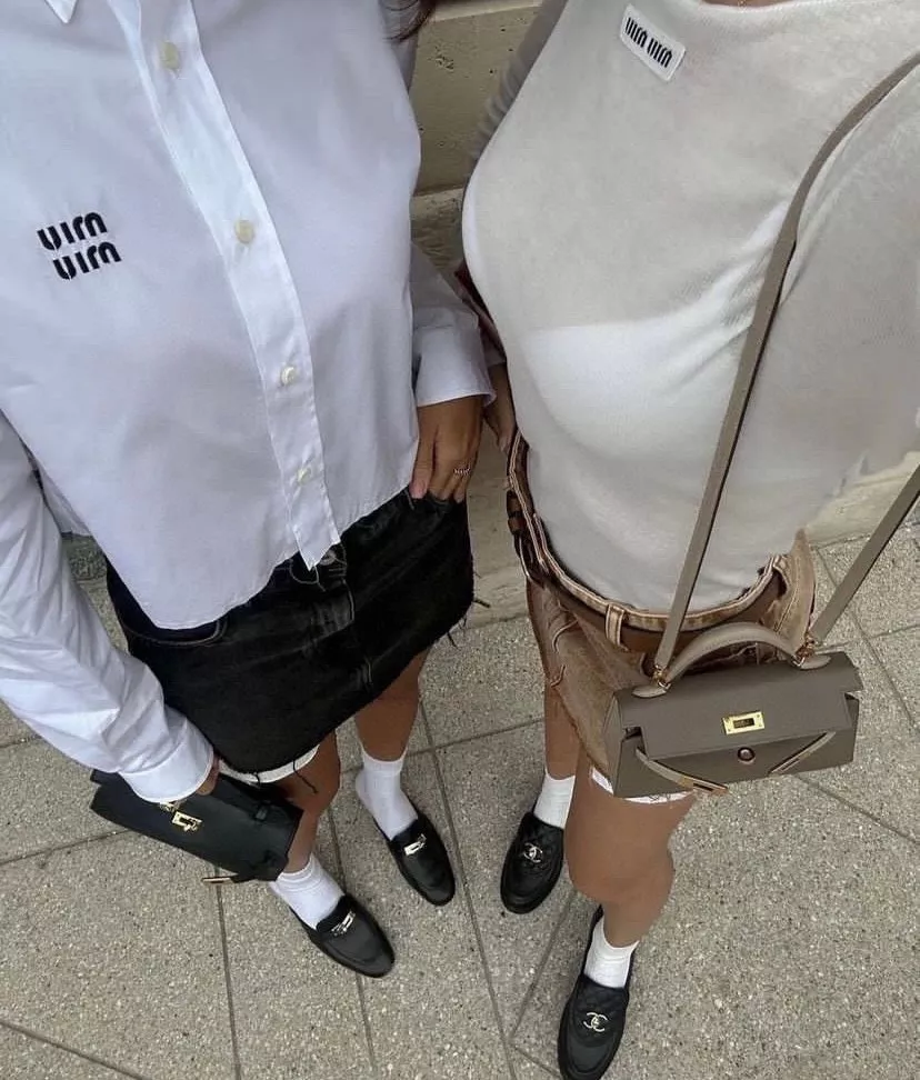 미우미우 로고 패치 시스루 롱 슬리브 이너 티셔츠 상세 이미지 27