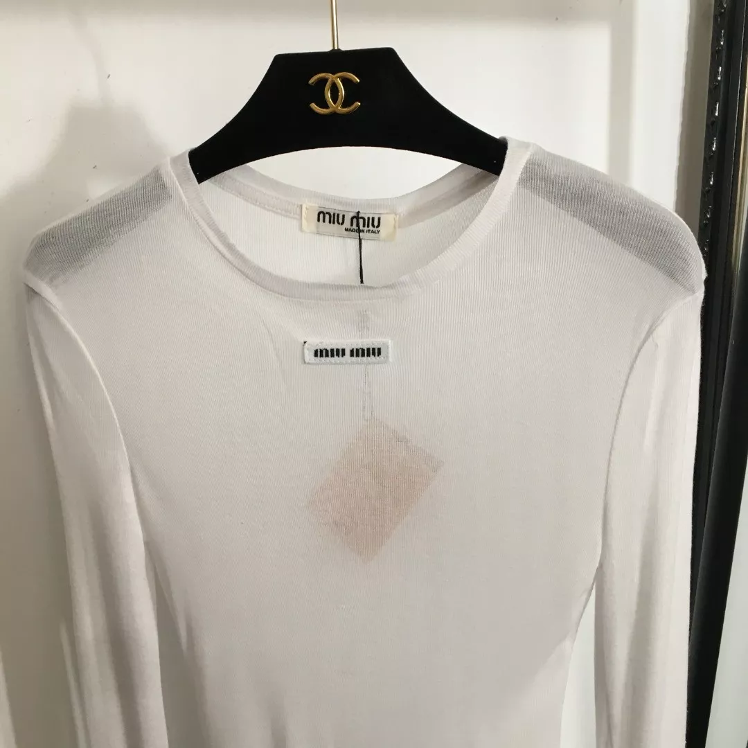 미우미우 로고 패치 시스루 롱 슬리브 이너 티셔츠 상세 이미지 3