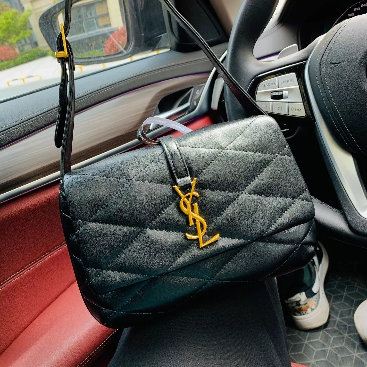 입생로랑 카산드라 퀼팅 YSL 겨드랑이 숄더백 상세 이미지 4