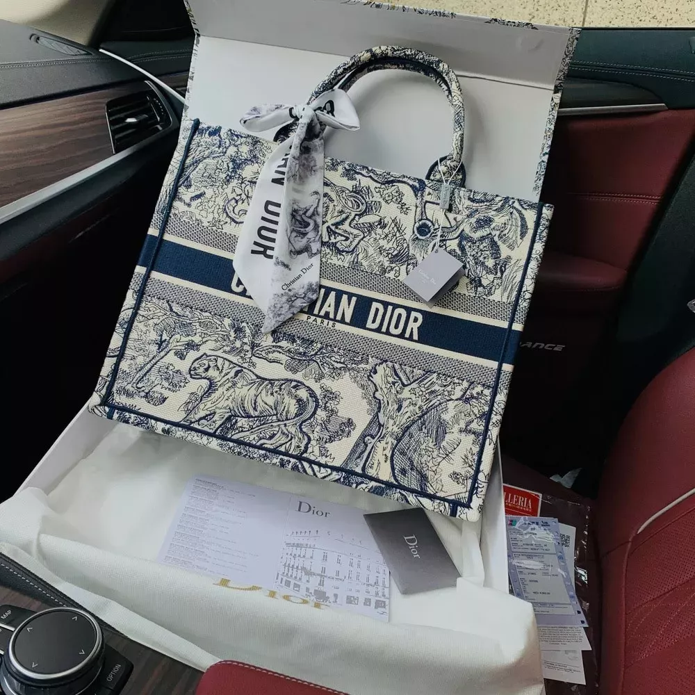 디올 자수 애니멀리아 쇼핑백 라지