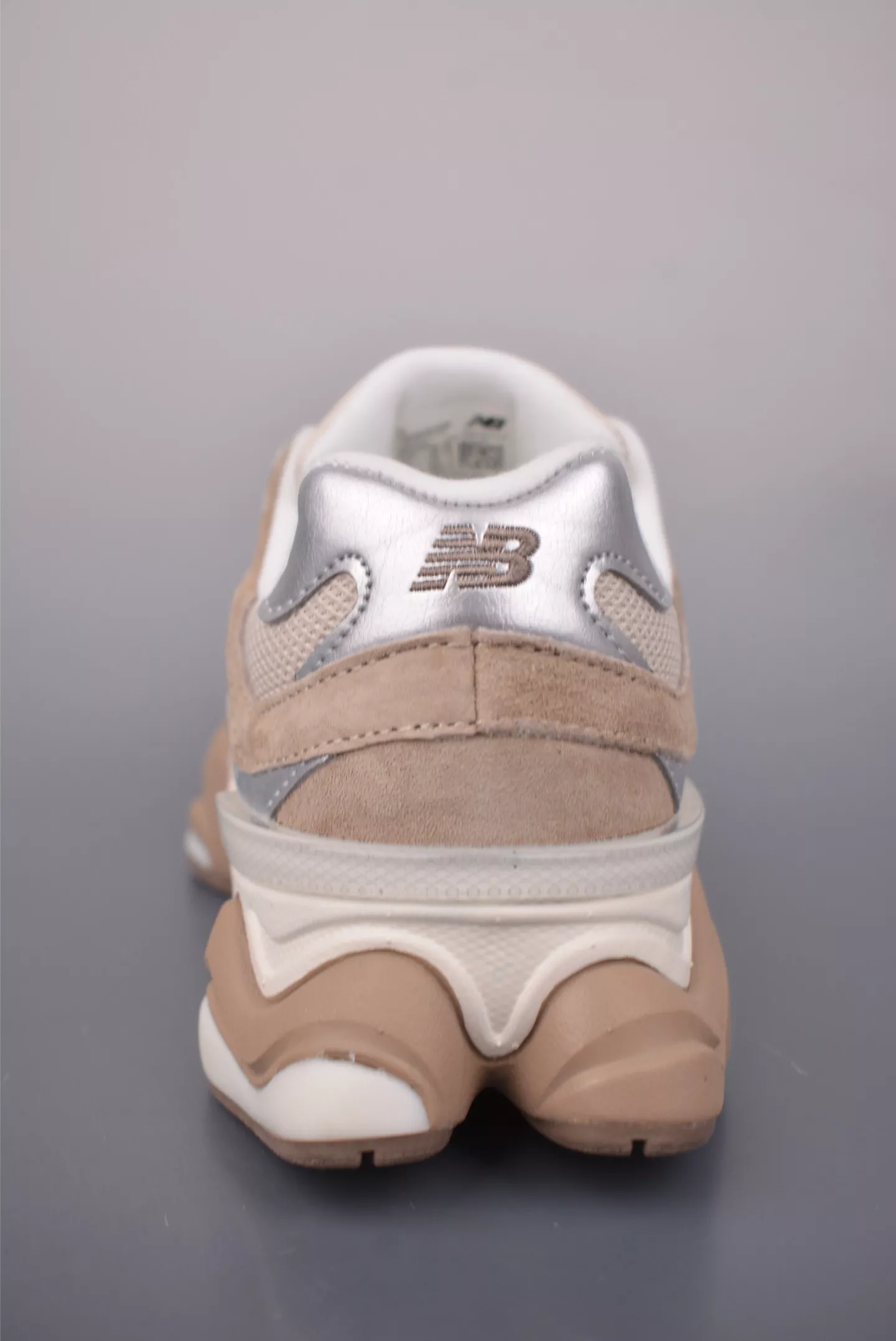 뉴발란스 NB9060 콜라보 빈티지 베이지 스니커즈 상세 이미지 4