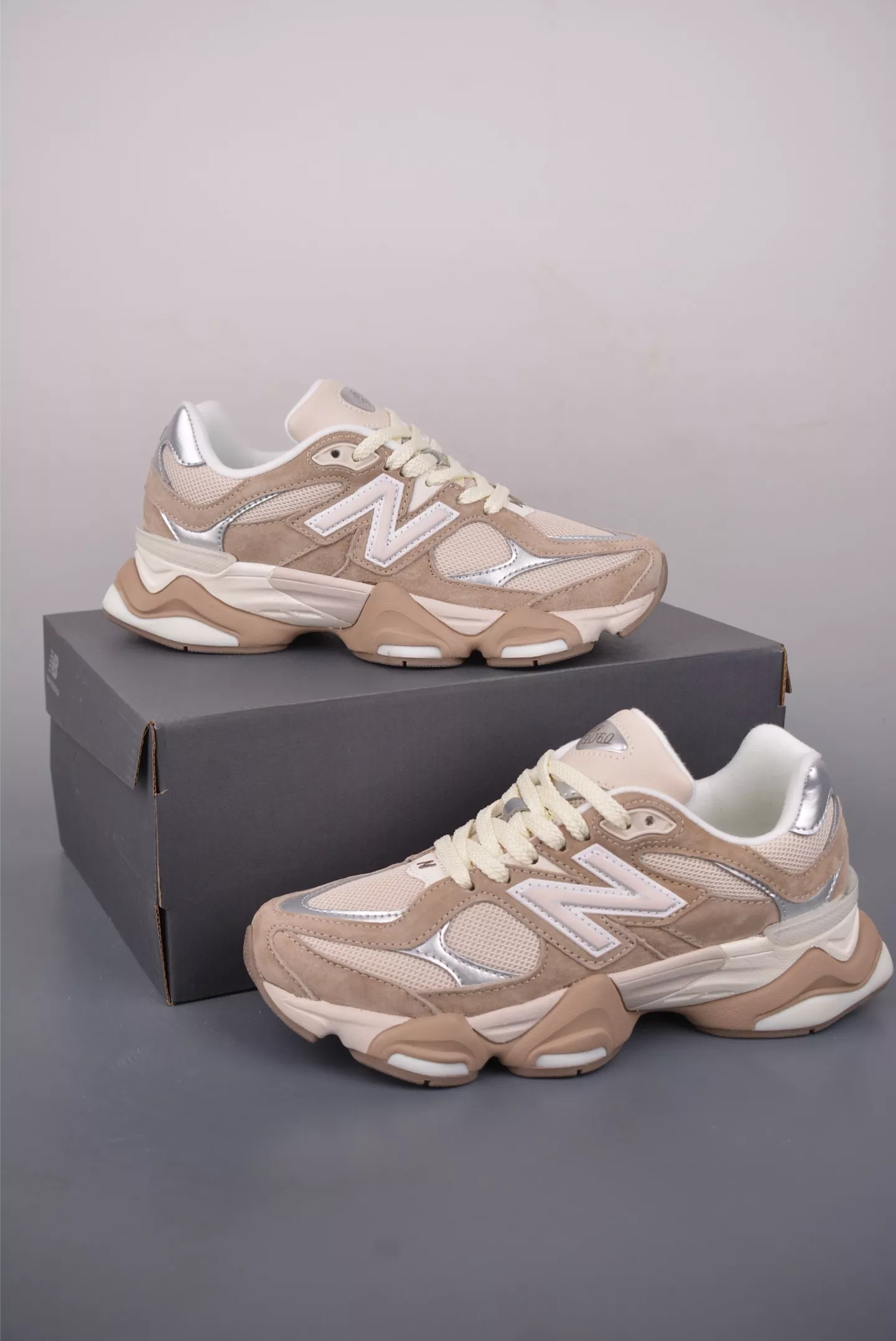 뉴발란스 NB9060 콜라보 빈티지 베이지 스니커즈 상세 이미지 5