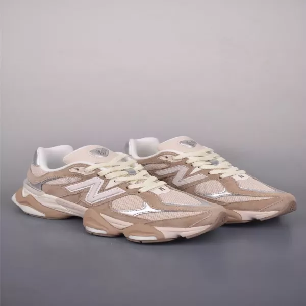 뉴발란스 NB9060 콜라보 빈티지 베이지 스니커즈