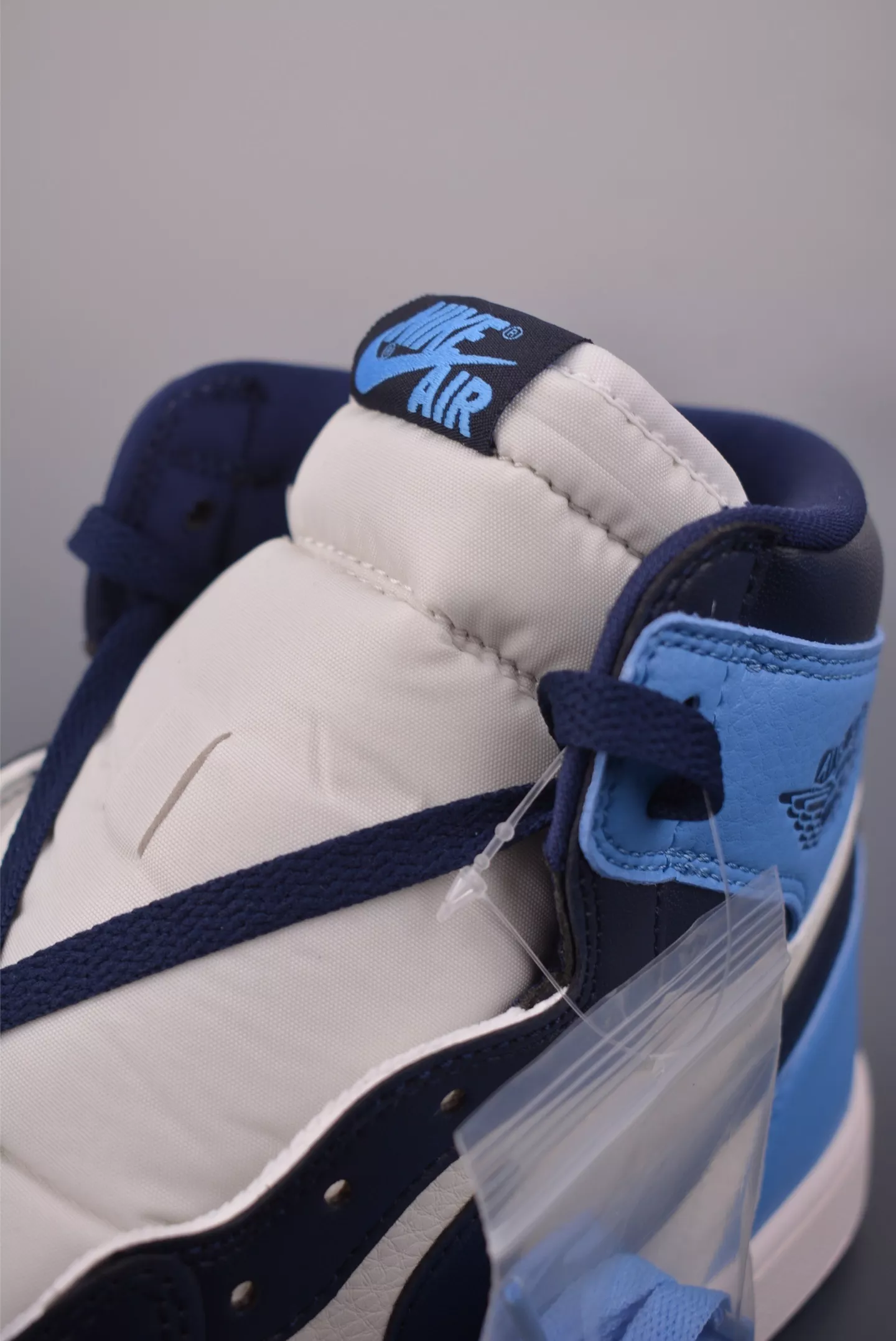 에어조던 Air Jordan 1 High OG 블루 네이비 화이트 빈티지 무드 상세 이미지 7