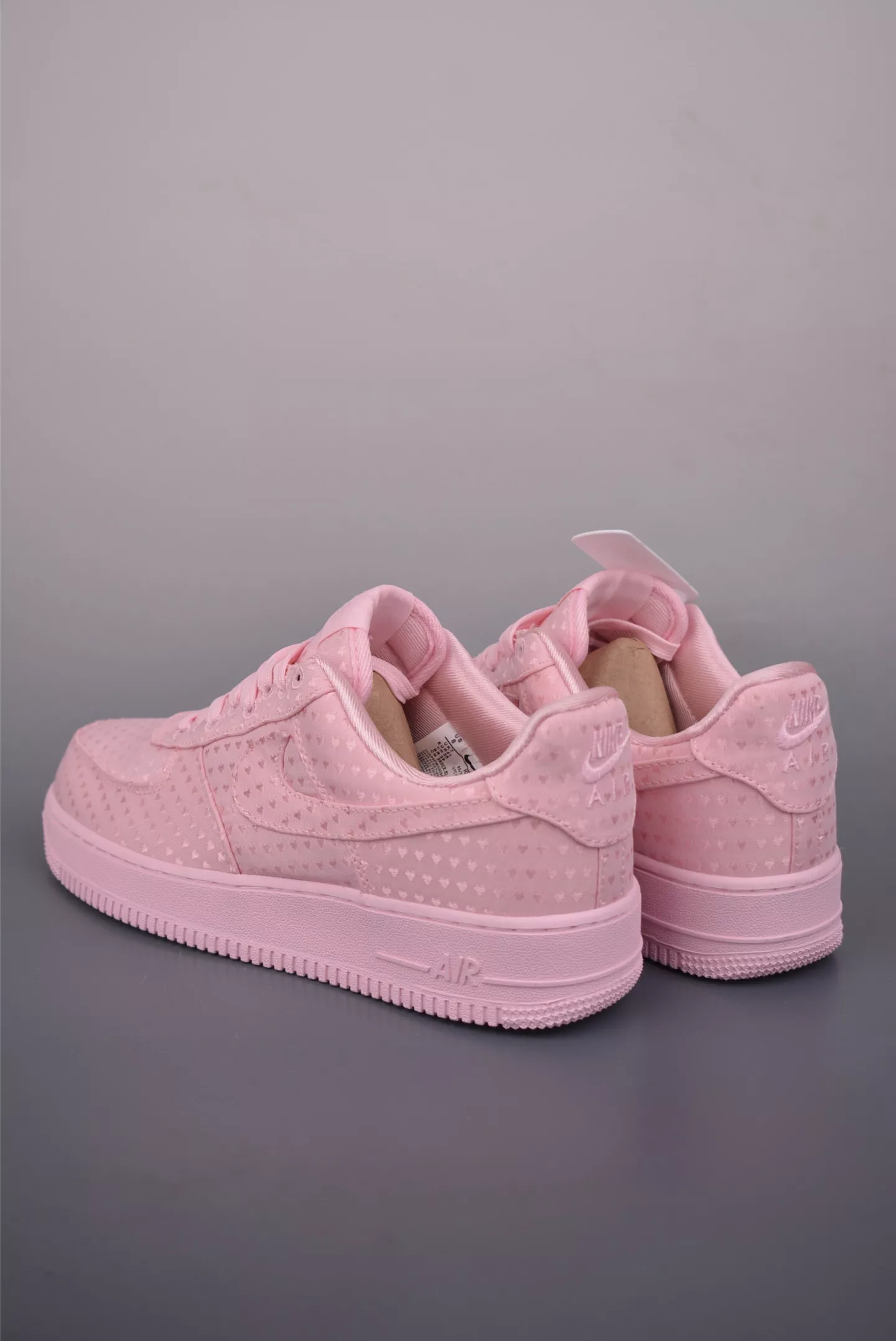 나이키 핑크 하트 에디션 AF1 로우 상세 이미지 2