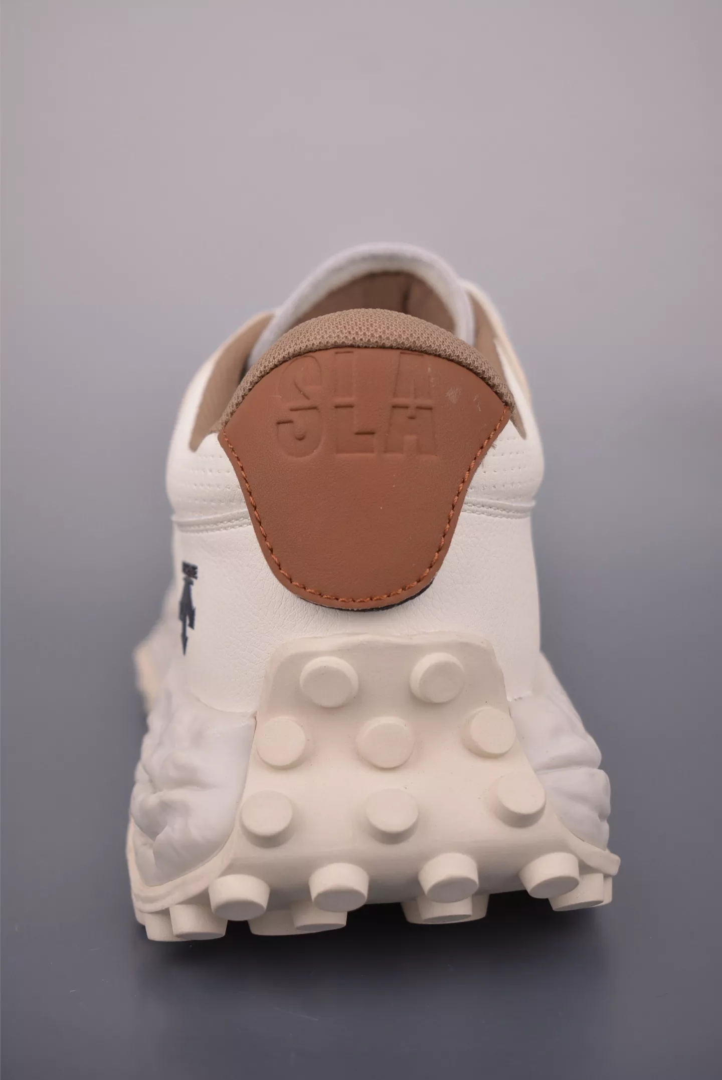 데상트 에너자이트 라비테이트 GORE-TEX 트레일화 상세 이미지 4