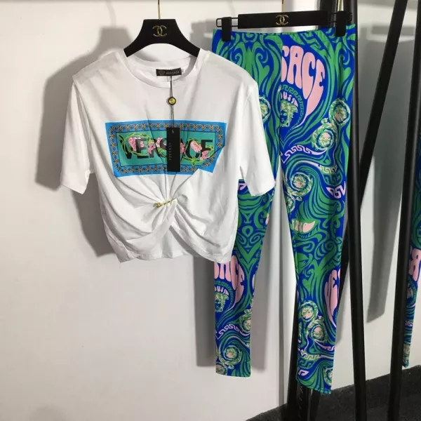 베르사체 메두사 로고 반소매 티셔츠와 슬림 레깅스 세트