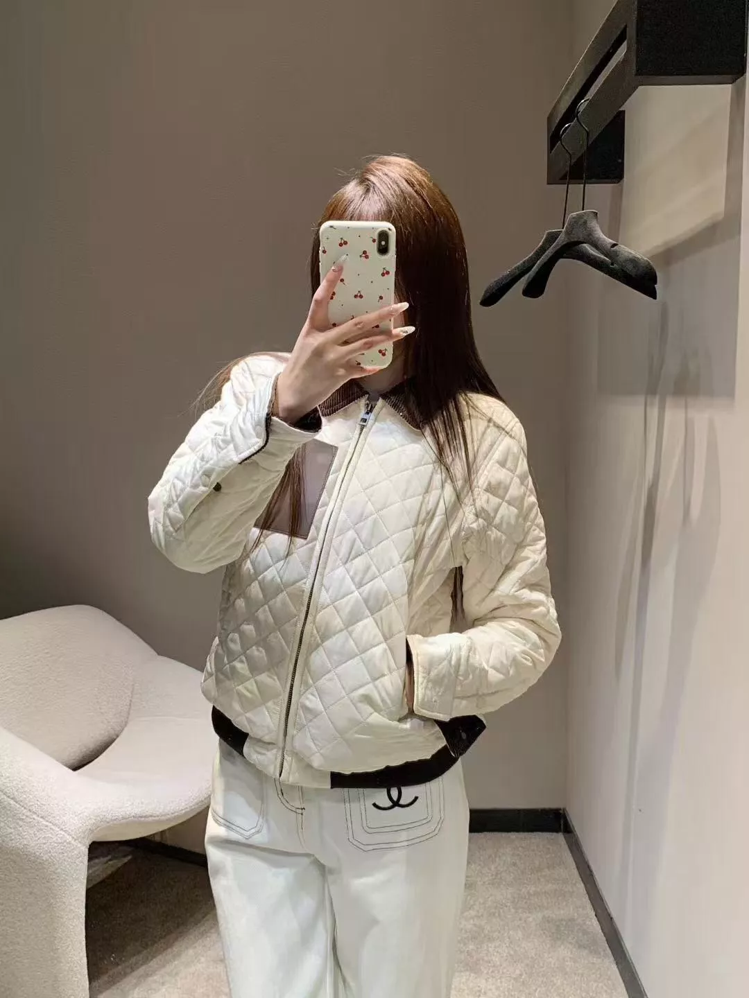 로에베 퀼팅 코듀로이 칼라 패치 포켓 점퍼 상세 이미지 15