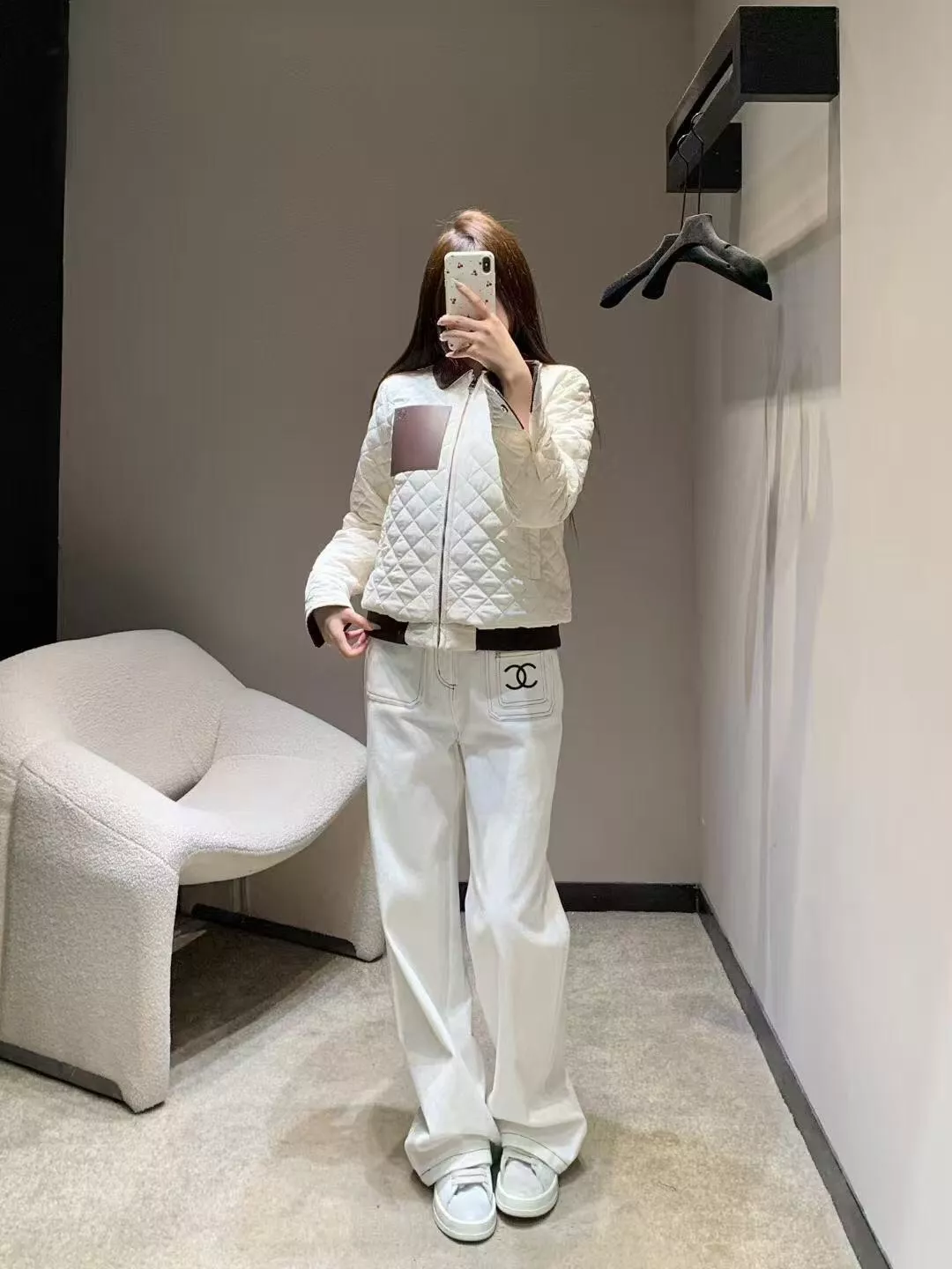로에베 퀼팅 코듀로이 칼라 패치 포켓 점퍼 상세 이미지 16