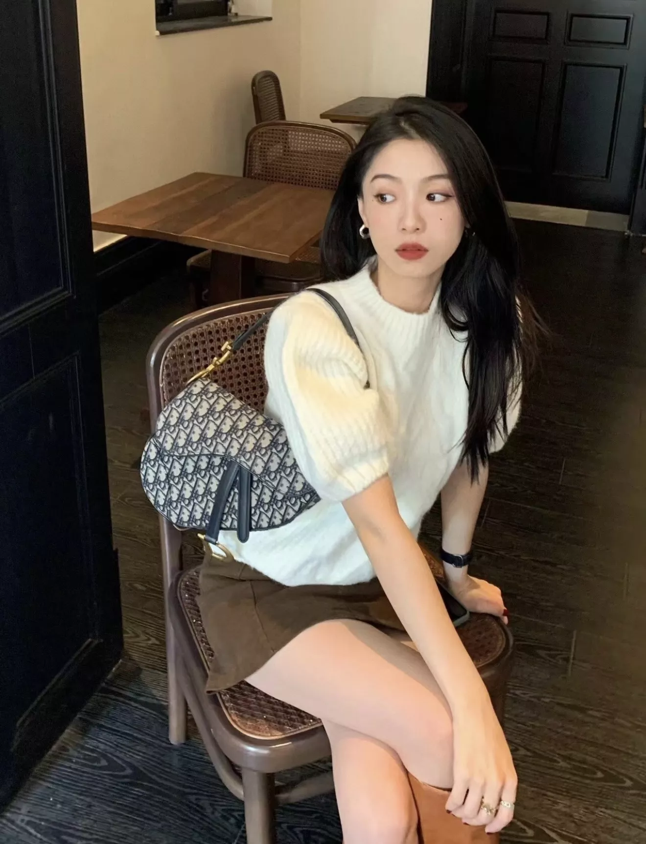 디올 클래식 새들 골드 D 장식 상세 이미지 1