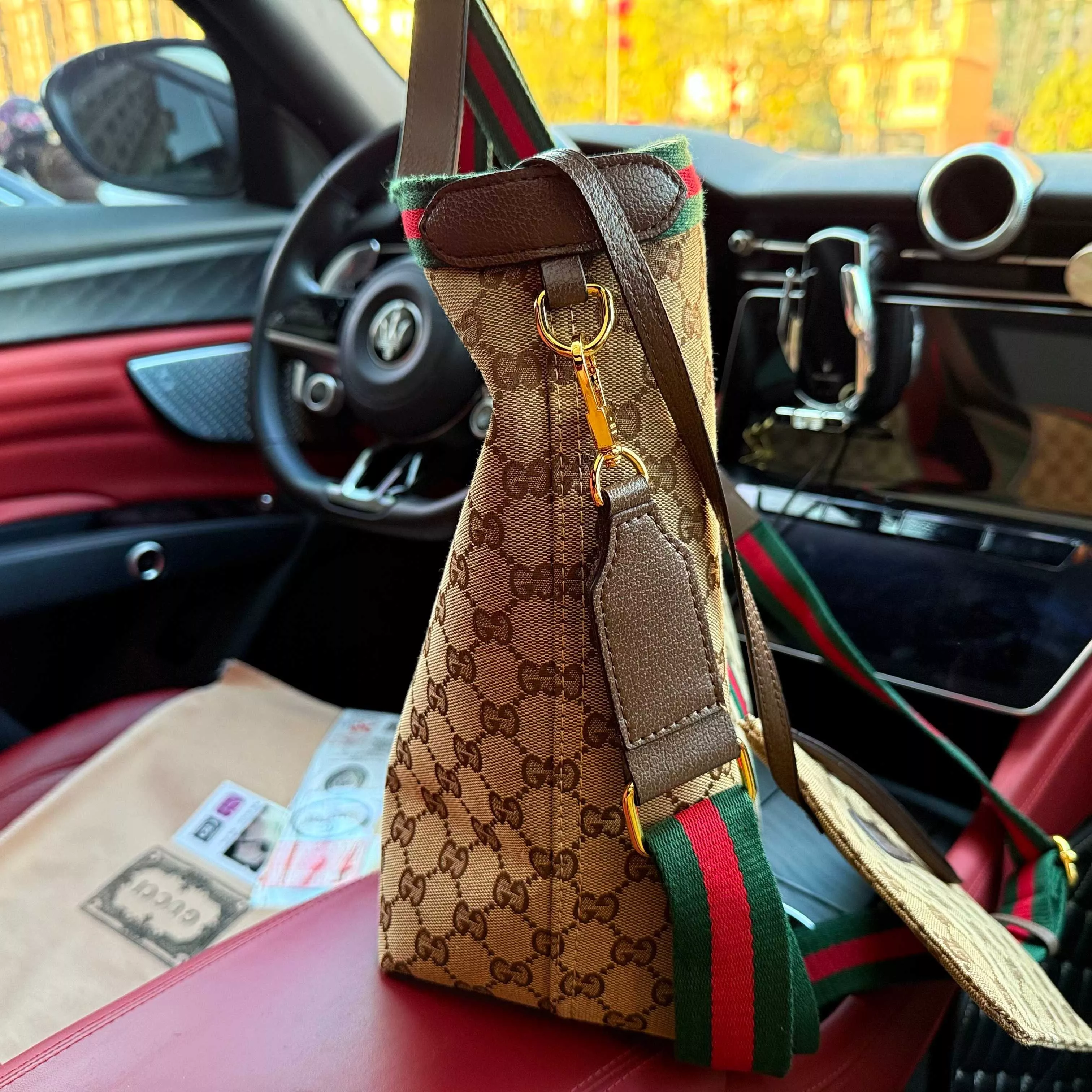 구찌 GG 캔버스 카키 숄더 스타일 상세 이미지 7