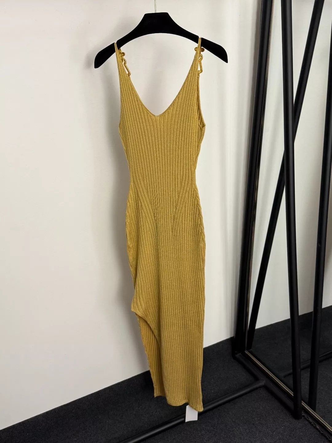 스키아파렐리 메탈 숄더 버클 니트 슬릿 슬리브리스 롱 드레스 상세 이미지 5