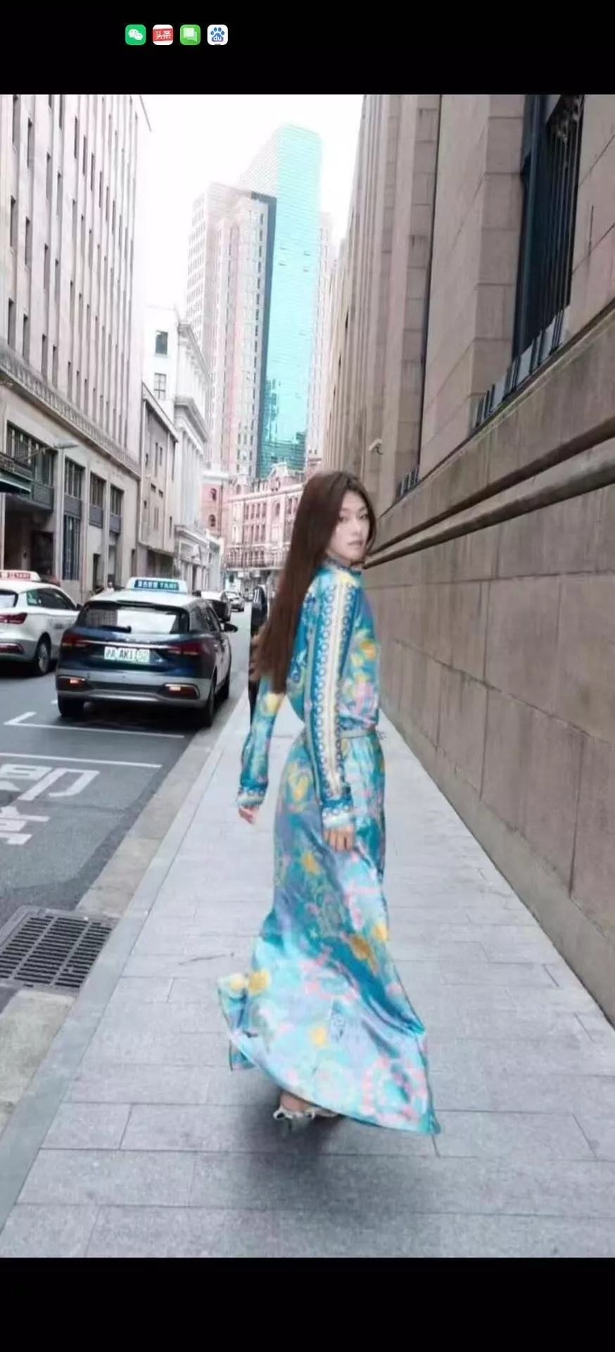 베르사체 해스타 베쉘 프린트 메두사 벨트 카라 롱 원피스 상세 이미지 12