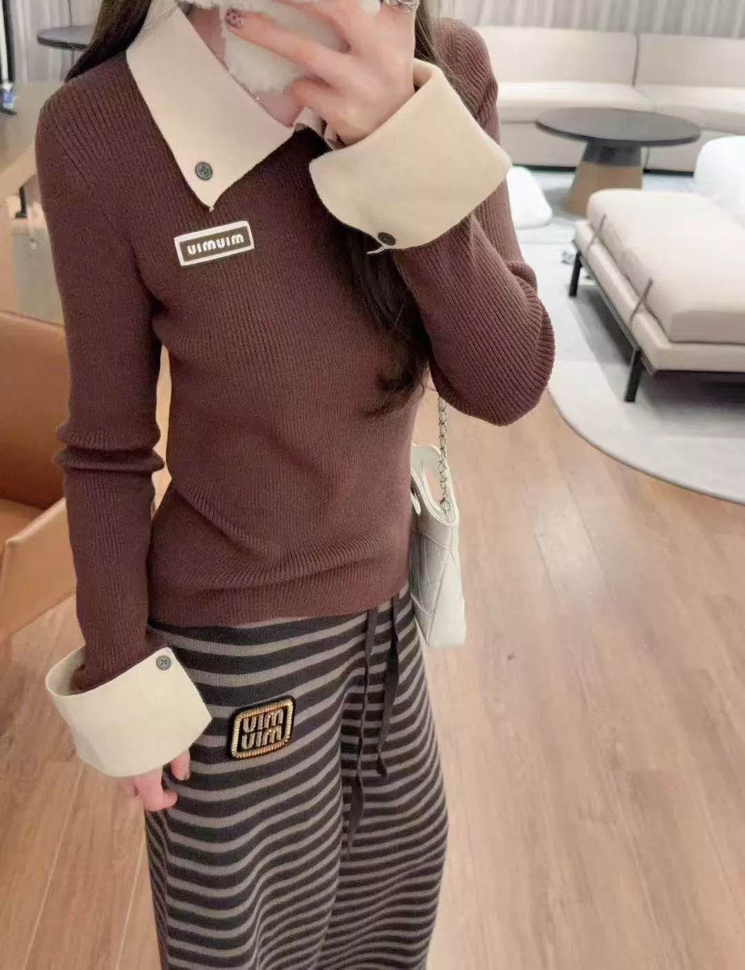 미우미우 배색 카라 긴소매 풀오버 니트 탑 상세 이미지 9