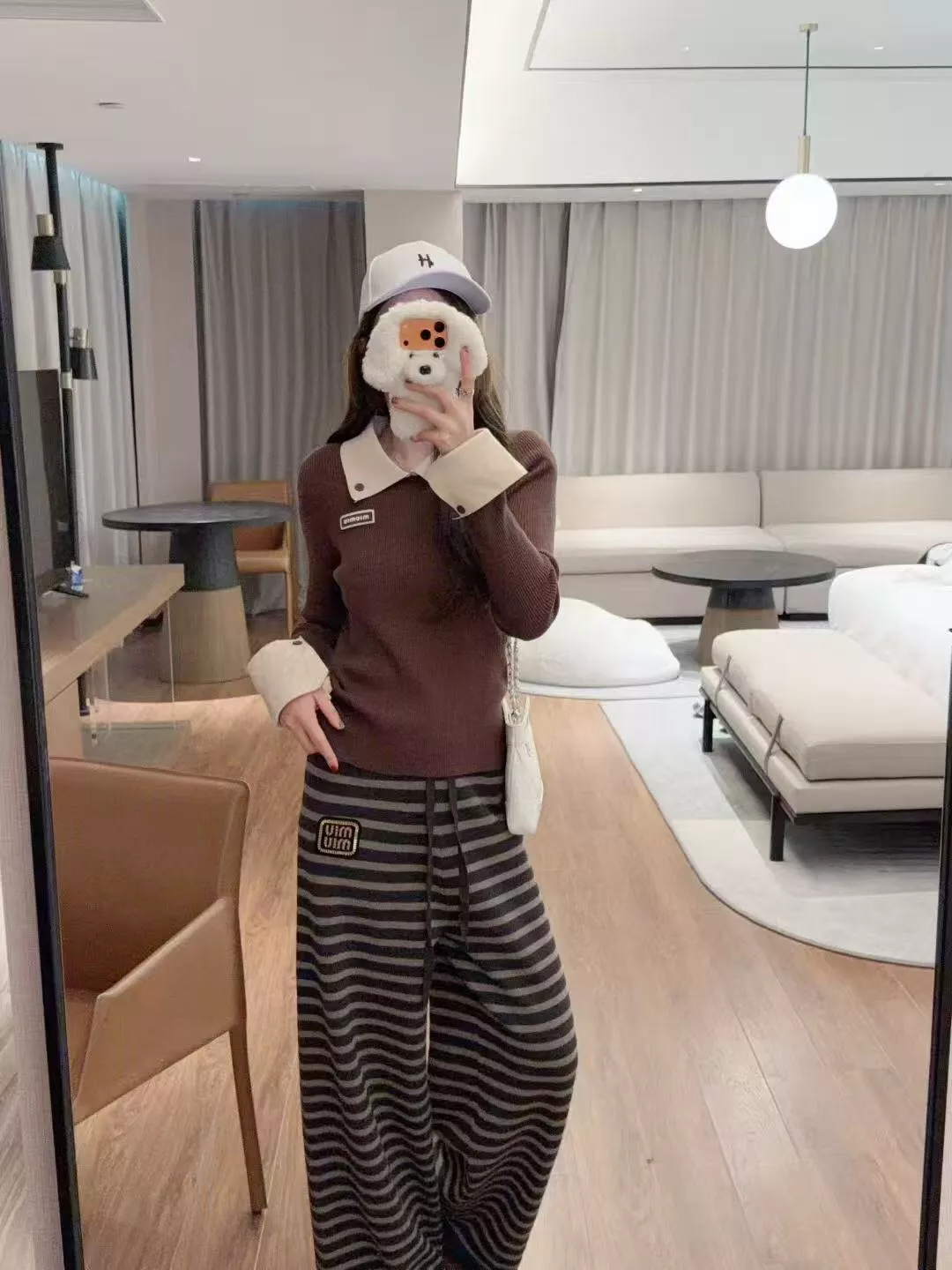 미우미우 배색 카라 긴소매 풀오버 니트 탑 상세 이미지 17
