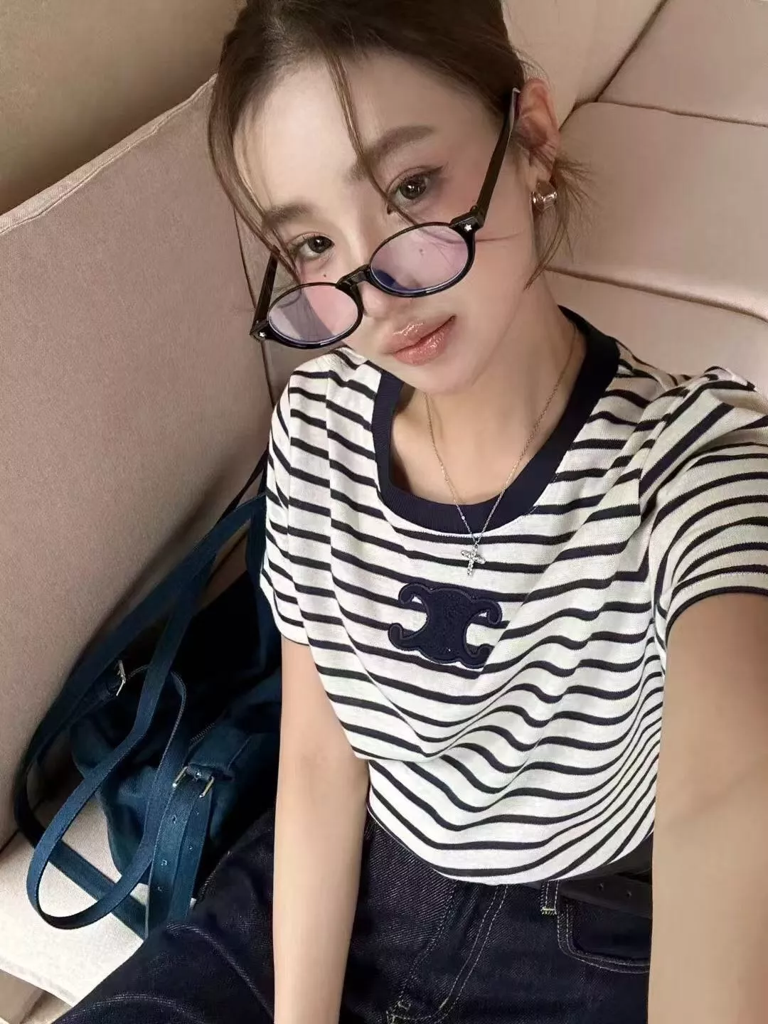 셀린느 트리옹프 로고 자수 스트라이프 반소매 티셔츠 상세 이미지 11
