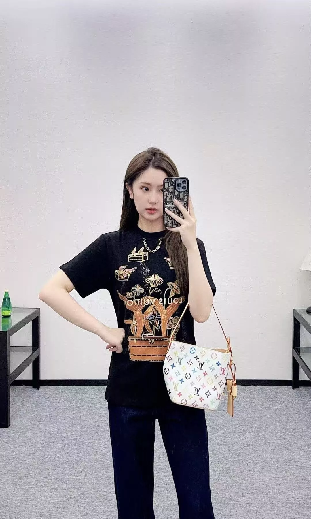 루이비통 체인 장식 골드 레터 프린트 반소매 티셔츠 상세 이미지 23