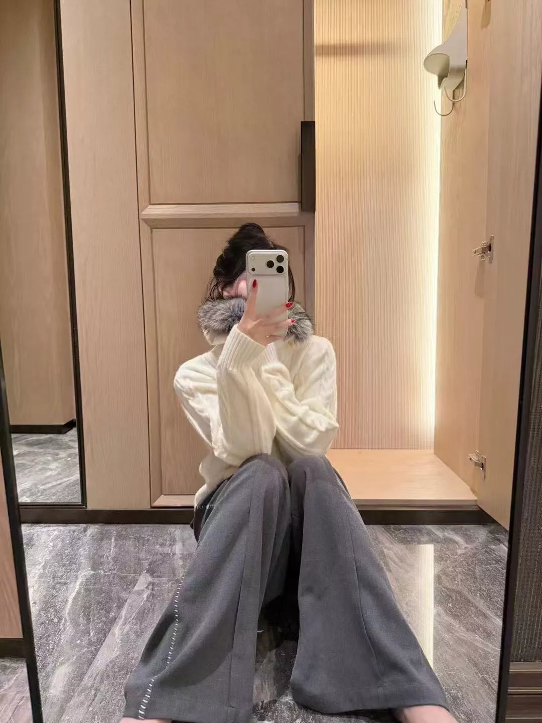 로에베 탈부착 퍼 칼라 더플 버튼 니트 가디건 상세 이미지 19