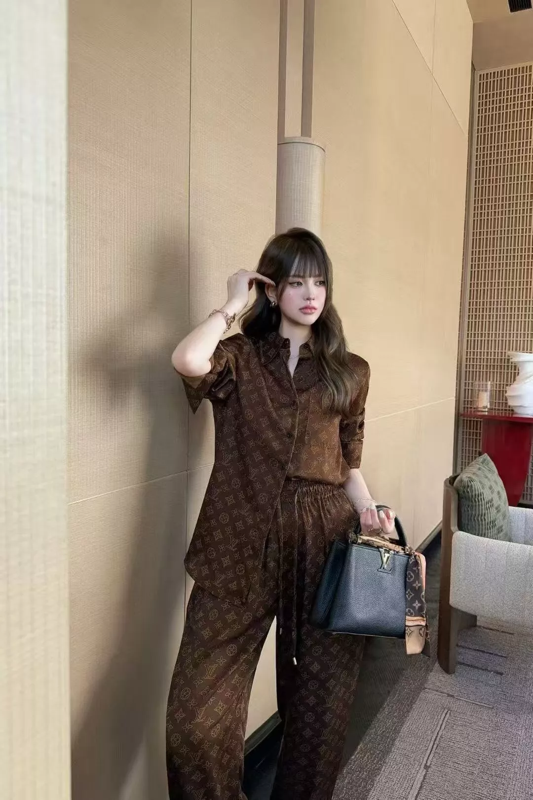 루이비통 올오버 모노그램 코튼 홈웨어 셔츠 팬츠 세트 상세 이미지 18