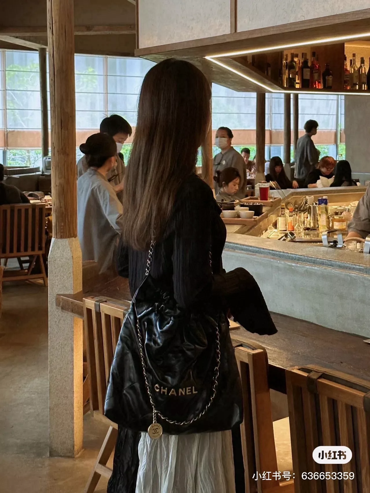 샤넬 22 라지 퀼팅 체인 쇼퍼백 상세 이미지 11