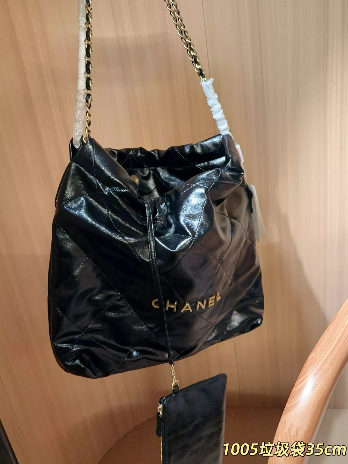 샤넬 22 라지 퀼팅 체인 쇼퍼백 상세 이미지 3