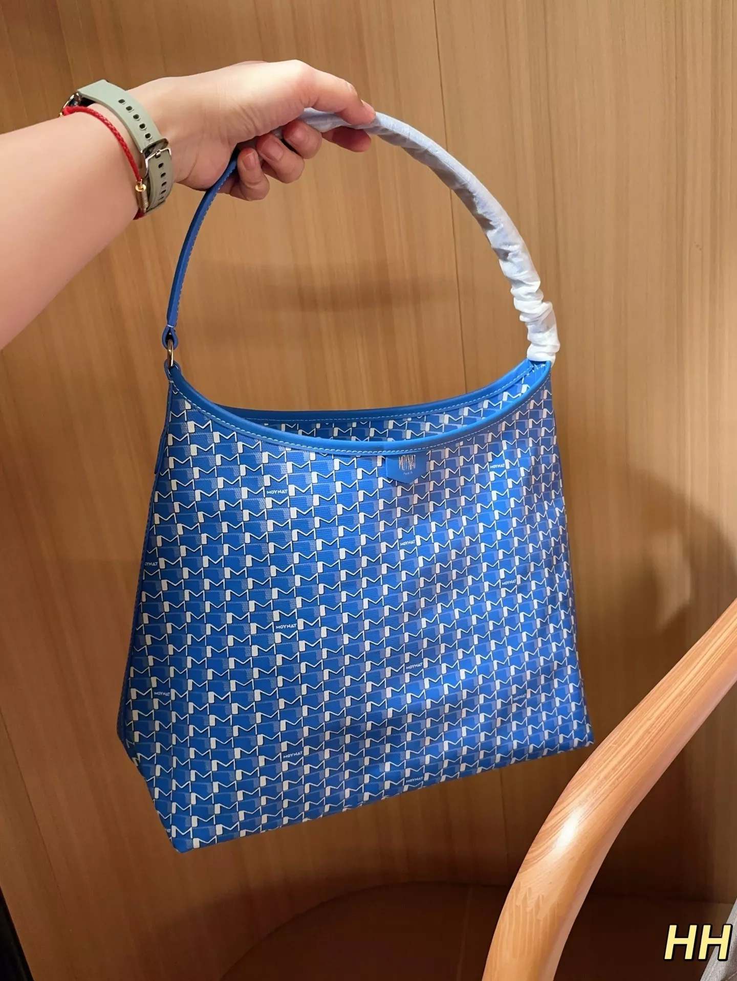 모이나 M 모노그램 캔버스 호보 숄더백 상세 이미지 24