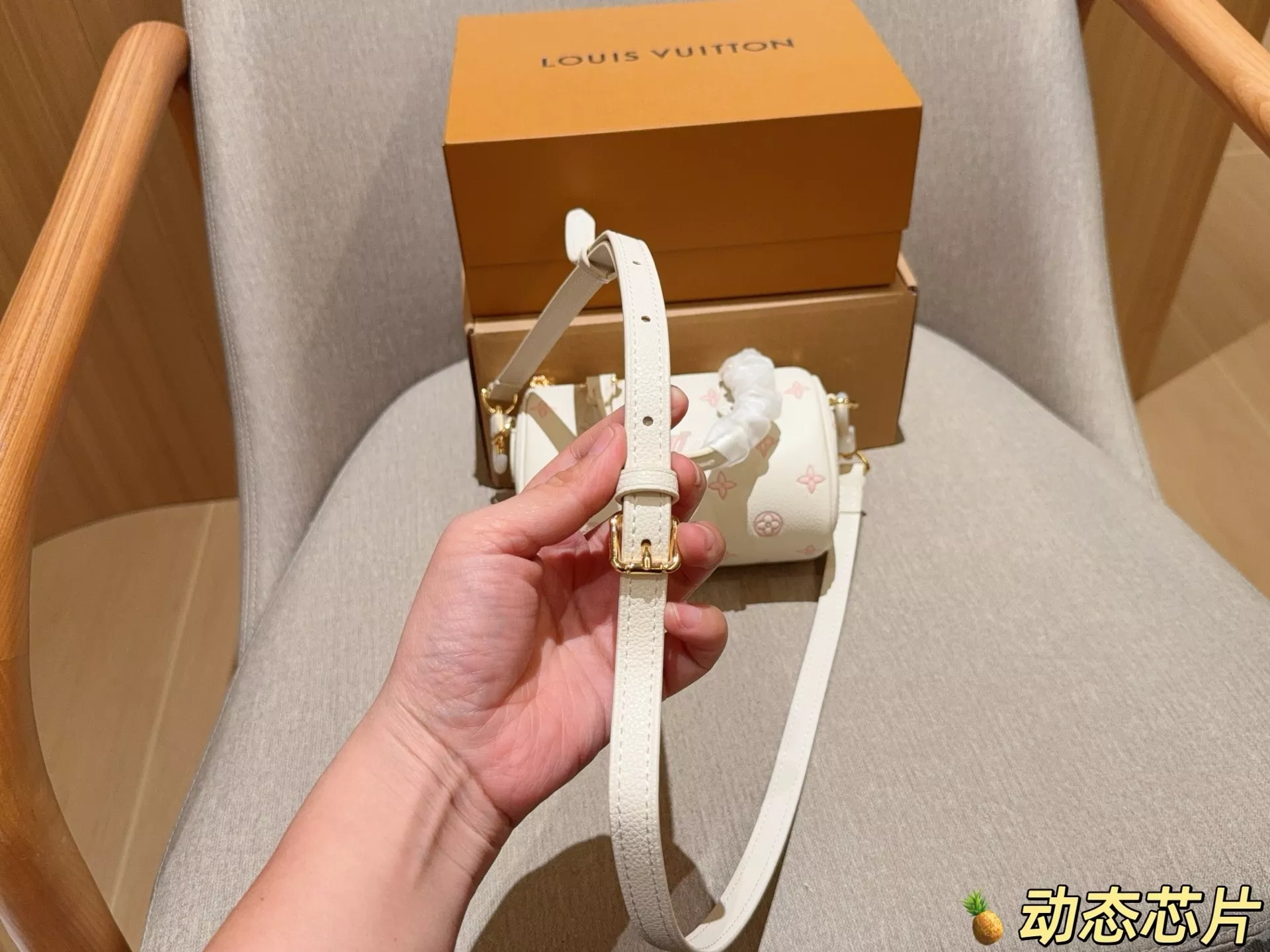 루이비통 나노 스피디 16 엠보 미니 핸드백 상세 이미지 8