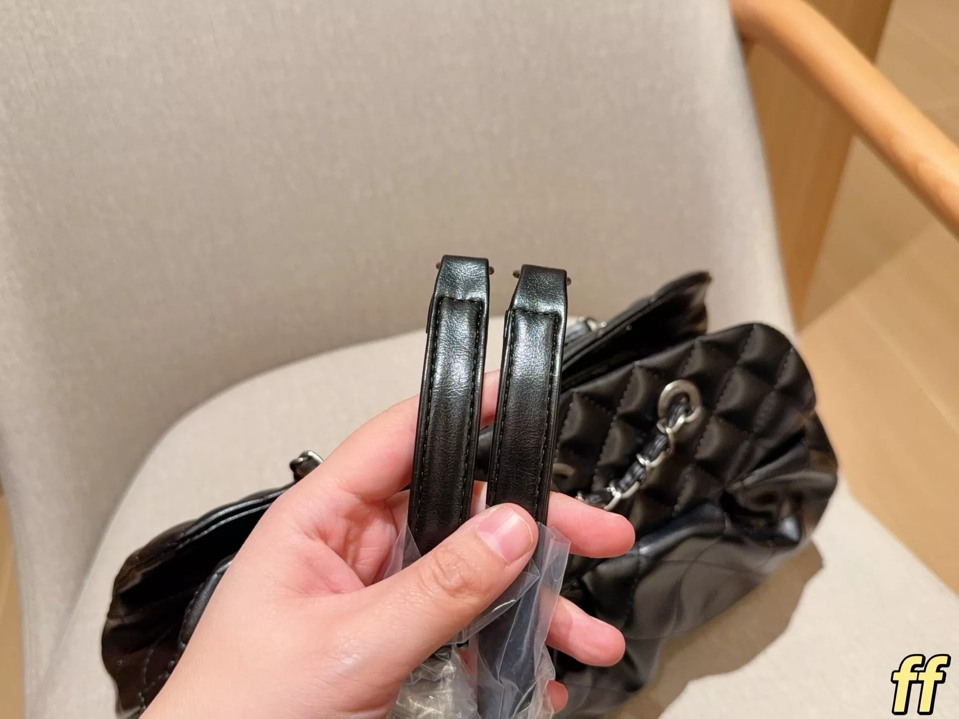 샤넬 빈티지 블랙 퀼팅 실버 체인 숄더백 상세 이미지 8