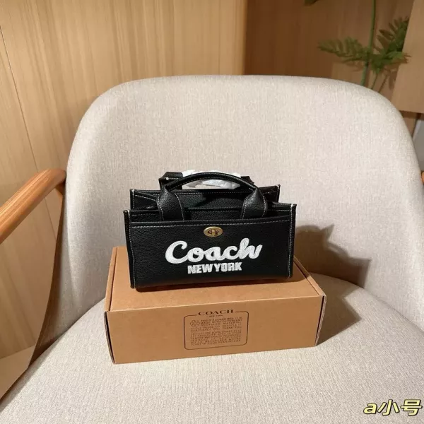코치 카고 토트 20 로고 자수 토트백