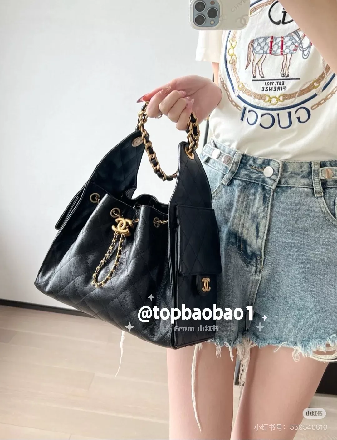 샤넬 큐빅 그레인 레더 체인 드로스트링 버킷 백 상세 이미지 10
