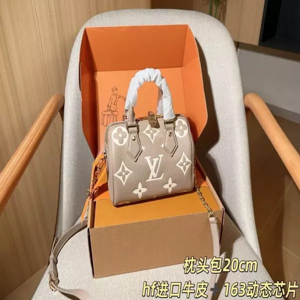 루이비통 스피디 20 엠보싱 모노그램 베개형 백