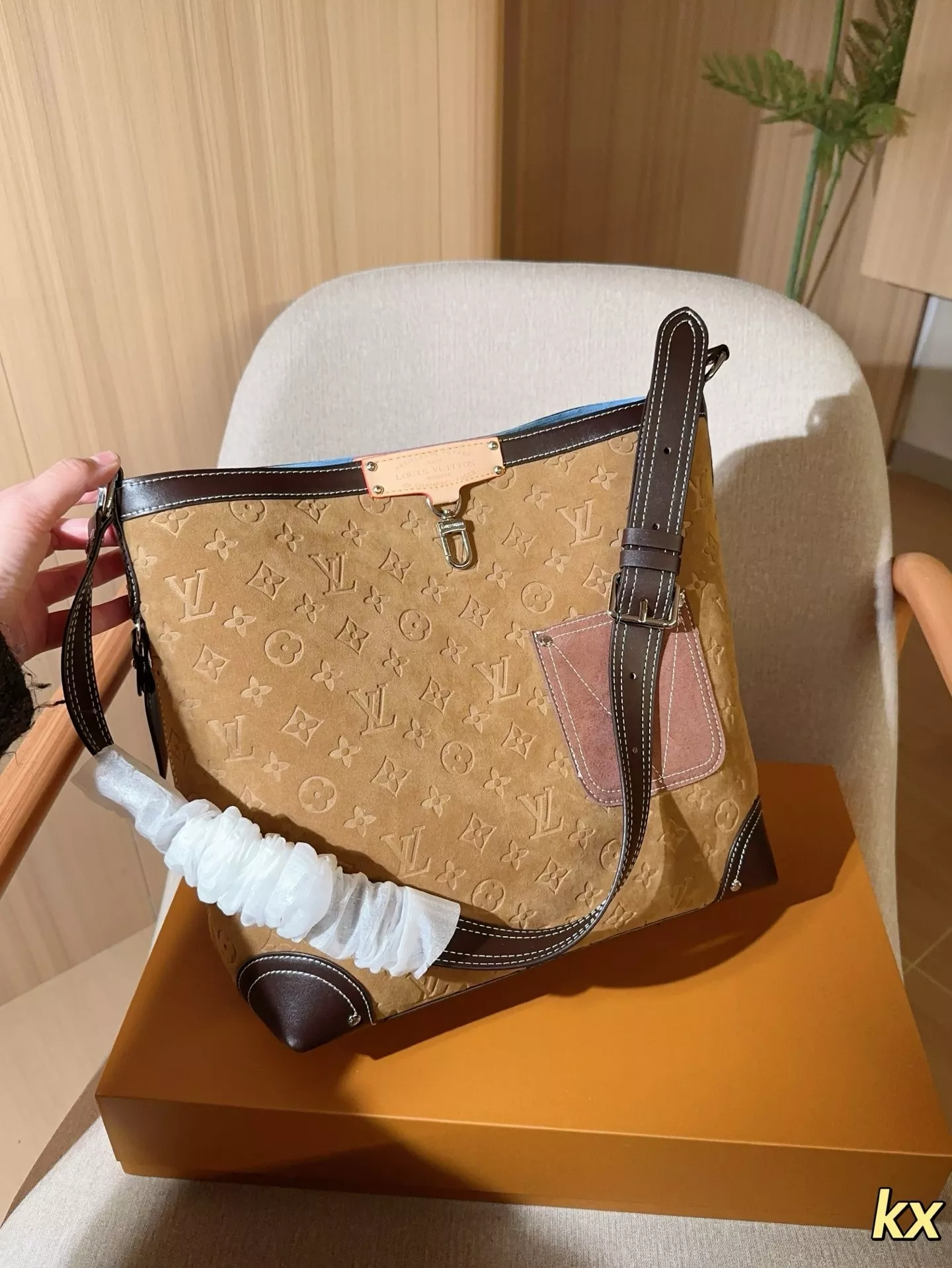 루이비통 패럴 윌리엄스 콜라보 닐 모노그램 카우하이드 백 상세 이미지 2