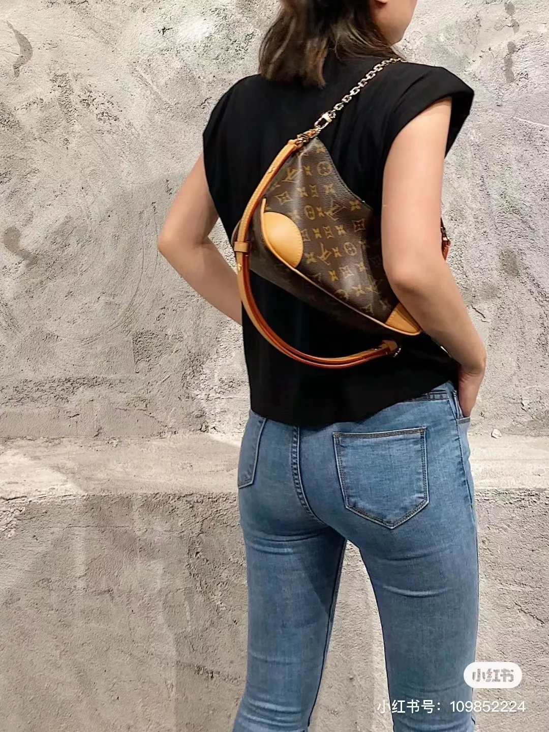 루이비통 부로뉴 모노그램 캔버스 체인 숄더백 상세 이미지 27
