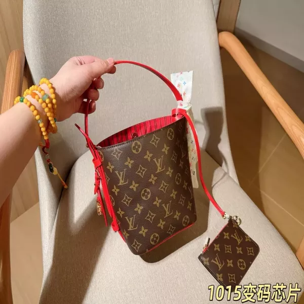 루이비통 신년 한정 올인 BB 모노그램 버킷백