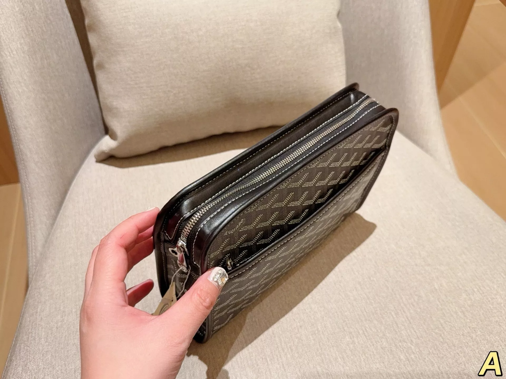 고야드 지퍼형 손잡이 파우치 상세 이미지 7