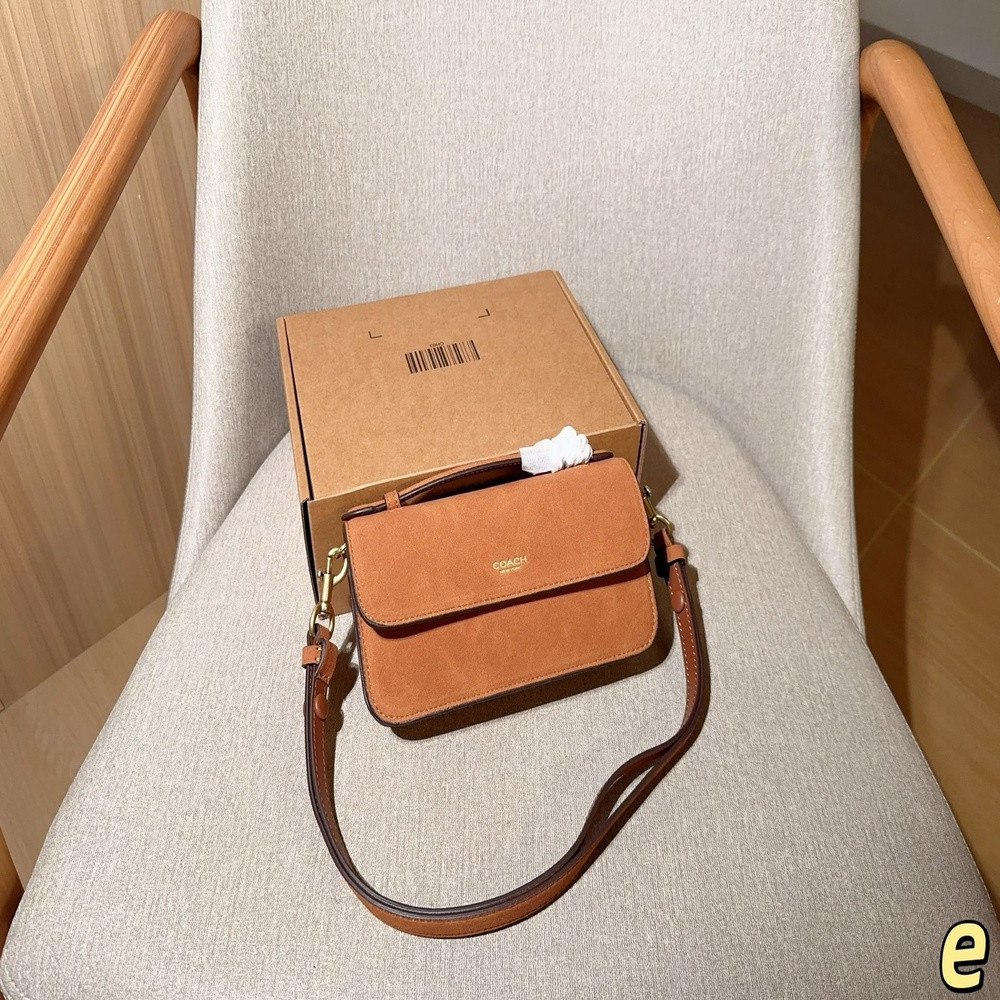 코치 엘로라 스웨이드 플랩 겨드랑이백