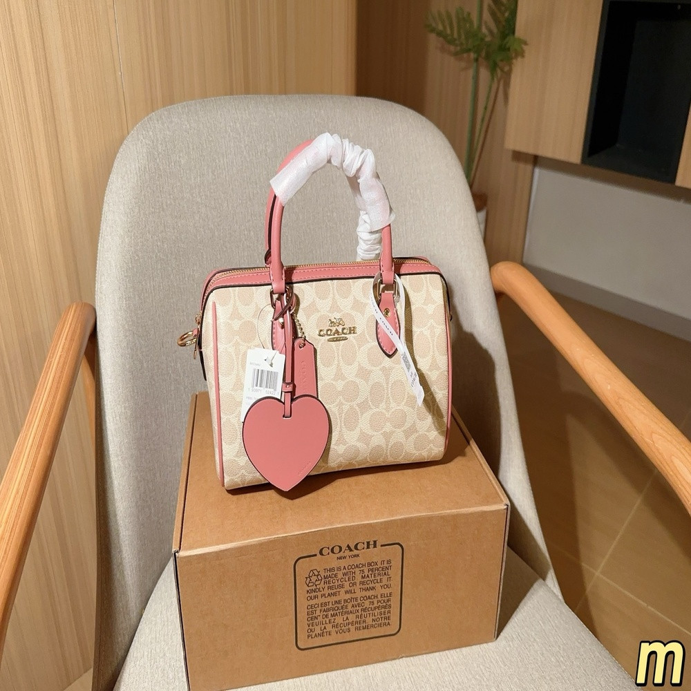코치 시그니처 캔버스 보스턴 베개백