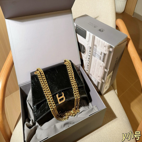 발렌시아가 크러쉬 샌드 글라스 체인 백