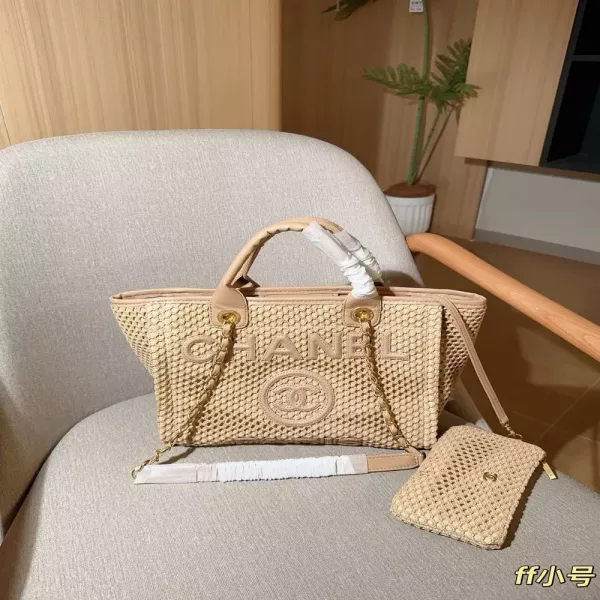 샤넬 라탄 위빙 로고 비치 쇼핑백
