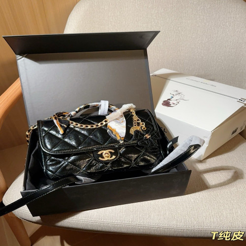 샤넬 25A 클로버 장식 퀼팅 백팩