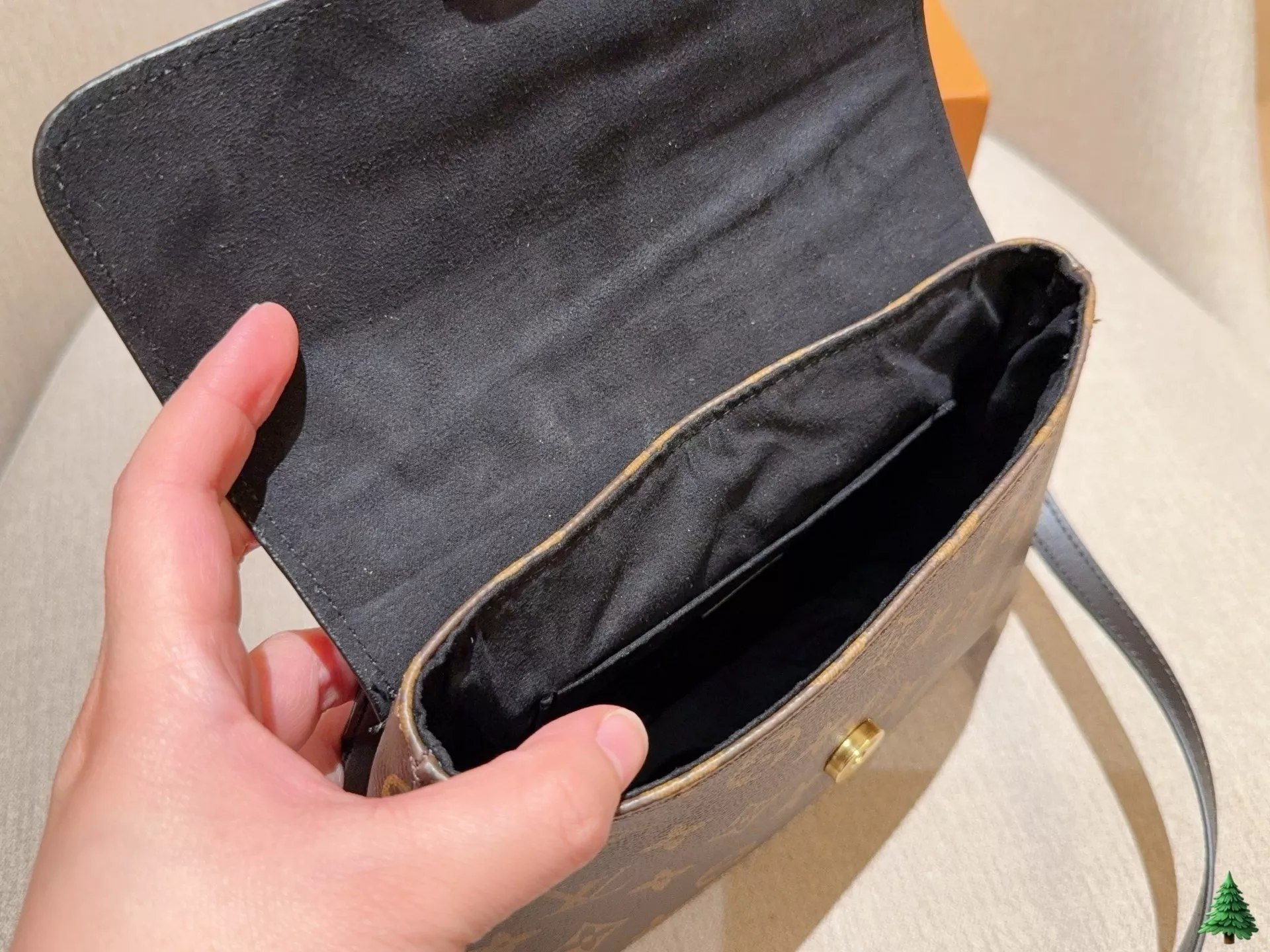 루이비통 로키 BB 락 장식 탑핸들 백 상세 이미지 9