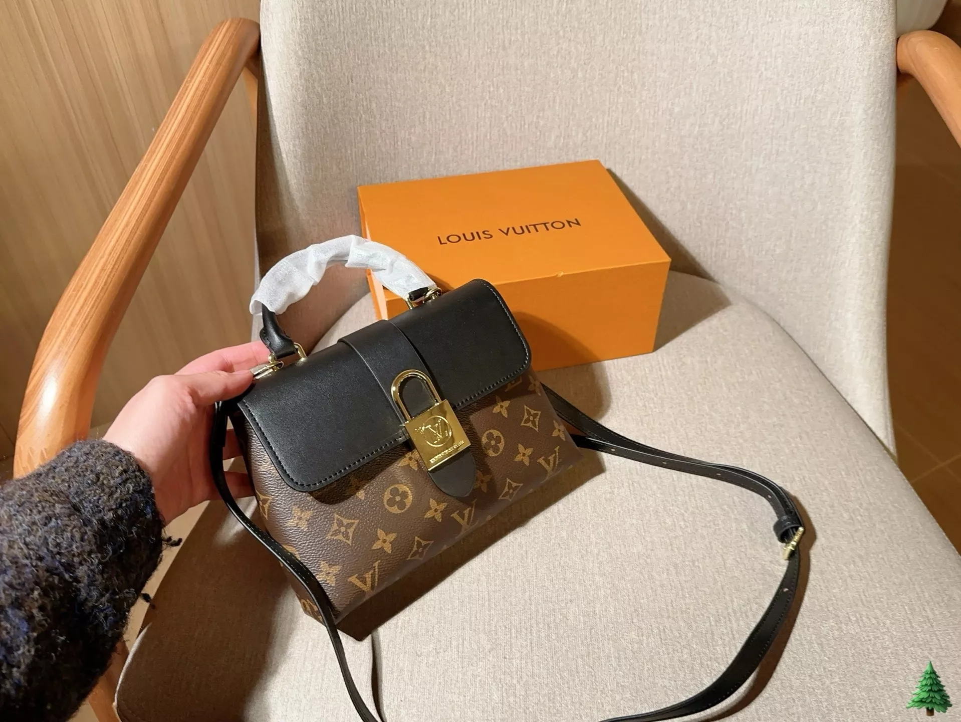 루이비통 로키 BB 락 장식 탑핸들 백 상세 이미지 2
