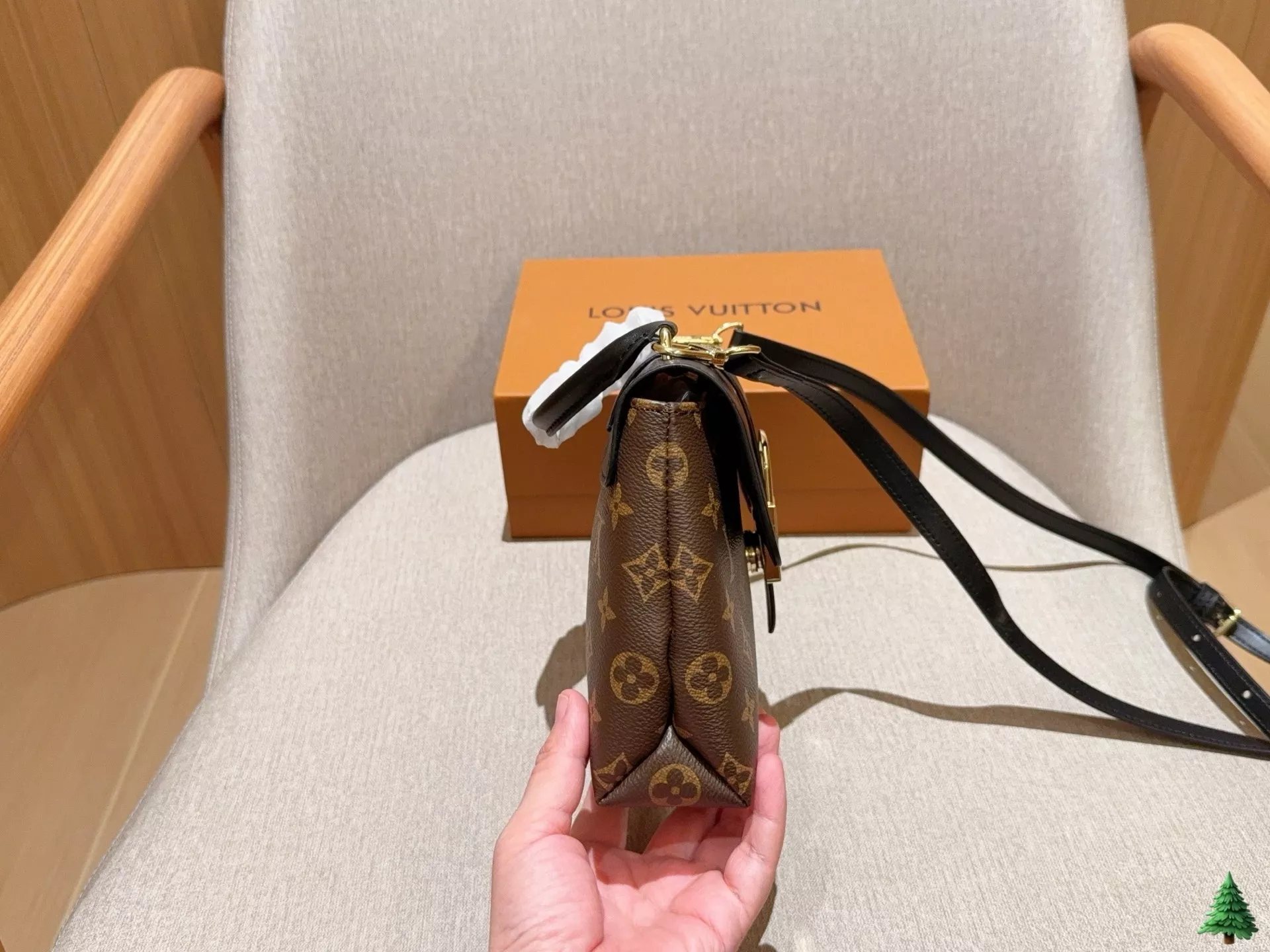 루이비통 로키 BB 락 장식 탑핸들 백 상세 이미지 5