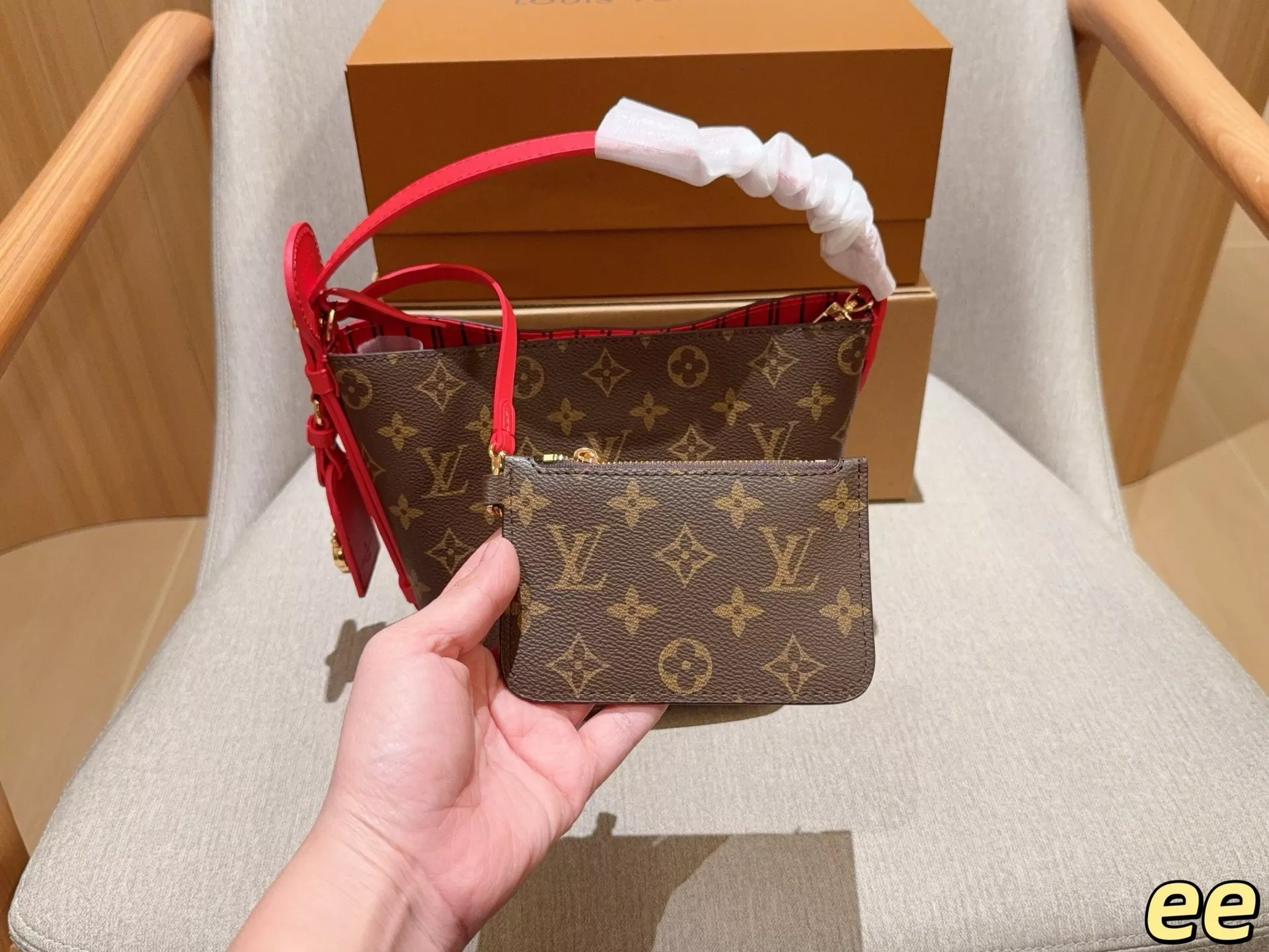 루이비통 신년 한정 올인 BB 모노그램 버킷백 상세 이미지 6