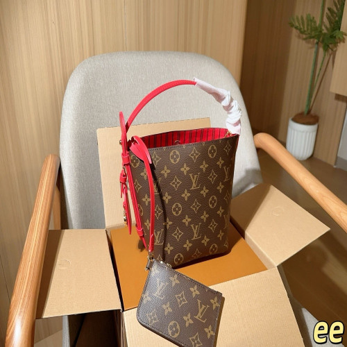 루이비통 신년 한정 올인 BB 모노그램 버킷백